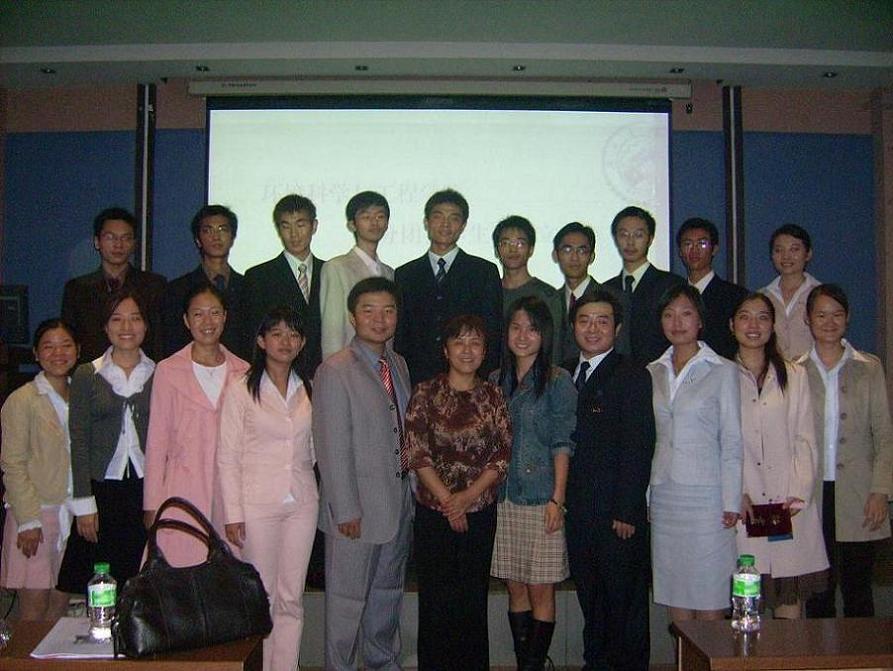 第二十二届分团委学生会与老师合影